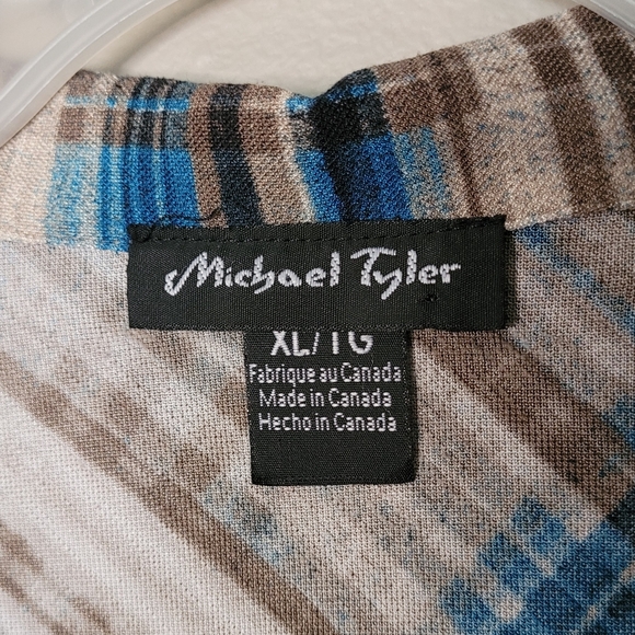 XL | Michael Tyler | Long Sleeved Asymmetrical-Hem Button Down Shirt - Picture 4 of 6